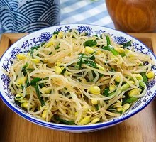 Bean Sprout and Pork Noodles