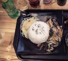 Sliced Chicken with Mushrooms Rice Bowl