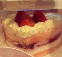 Strawberry Sweet Delight Cake