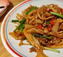 Stir-Fried Pork Shreds with Leek and Bamboo Shoots