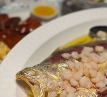 Steamed Yellow Croaker with Two Shrimps