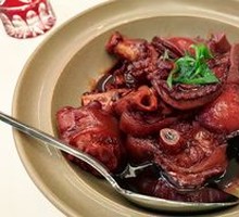 Pork Trotter Stewed with Fresh Abalone