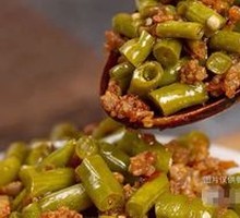 Sour Pickled Beans with Minced Pork