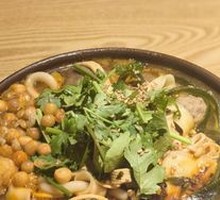 Spicy Potatoes Noodles in Clay Pot