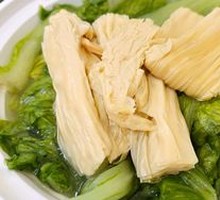 Fried Tofu Skin with Hangzhou Cabbage