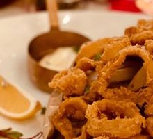Fried Squid with Yogurt Sauce