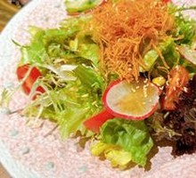Imperial Beef and Wild Vegetable Salad