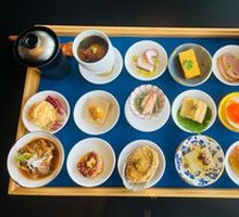 Eighteen Auspicious Breakfast and Lunch