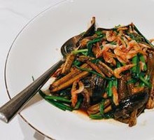 Sakura Shrimp Stir-fried with Leek and Freshly Sliced Eel