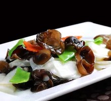 Okra and Yam Stir-Fried with Black Wood Ear