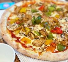 Nyonya Chicken Pizza