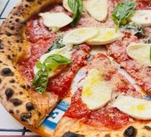 Royal Buffalo Cheese Pizza