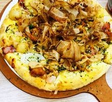 Classic Okonomiyaki-style Seafood & Meat Pizza
