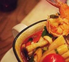 Seafood Tom Yum Soup (2-3 people)
