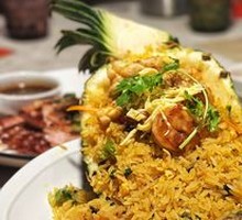 Whole Pineapple Soft-Shell Crab Fried Rice