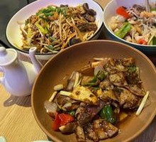 Seafood Beef Stir-Fried Dough Sticks