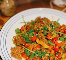 Stir-Fried Beef with Yellow Onion
