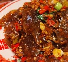 Sour Cabbage and Pork Stir-fried with Rice Noodles and Taro Skin