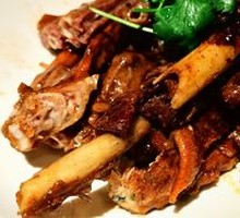 Braised Goose Wings with Lion Head