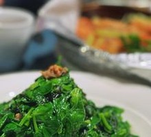 Fresh Purple Seaweed Stir-fried with Bean Sprouts
