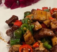 Dragon Fruit and Snowflake Beef Cubes