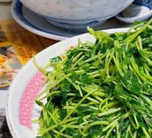 Chicken Oil Stir-fried Bean Sprouts