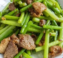 蒜苔肉片