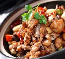 Stir-Fried Bullfrog with Garlic Sprouts