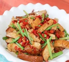 Celery and Pork in Wooden Bucket Rice