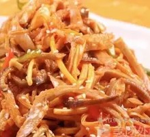 Crispy Bamboo Shoots with Golden Needle Mushrooms