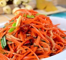Carrot Shreds Stir-Fried with Pork