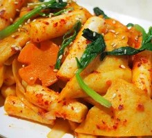 Chicken Leg Stir-Fried Rice Noodles