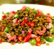 Minced Pork with Sour Beans Claypot Rice