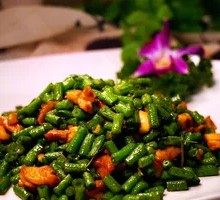 Stir-Fried Chicken with Green Beans