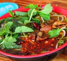 Sour Cabbage Braised Beef Noodles
