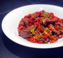 Stir-Fried Beef with Yellow Onion