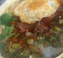 Sour Cabbage Braised Beef Noodles