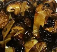 Fungus and Wheat Gluten Noodles