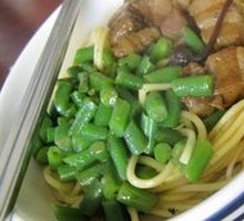 Pickled Cabbage Braised Pork Noodles