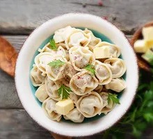 Peanut Sauce Tossed Fresh Pork Dumplings
