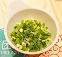 Scallion and Garlic Spicy Dish