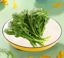Chinese chrysanthemum greens