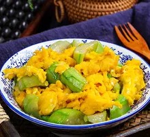 Loofah and Egg Stir-Fry