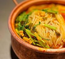 Three Fresh Small Pot Rice Noodles