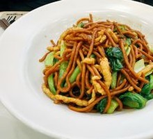 Stir-Fried Noodles with Shredded Meat