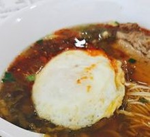 Snow Cabbage Braised Pork Noodles