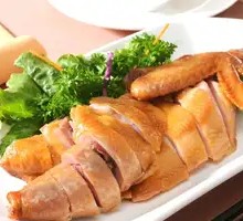 Steamed Chicken with Salted Herb
