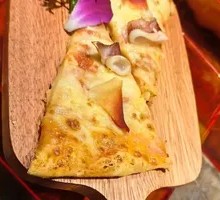 Seafood Pizza