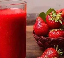 Freshly Squeezed Strawberry Juice