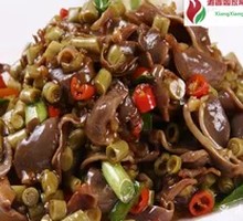 Sour Pickled Beans Stir-fried with Chicken Offal